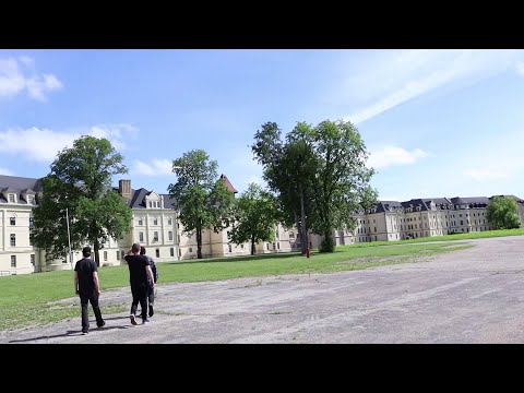 Exploring a MASSIVE Abandoned Kirkbride Asylum in Minnesota