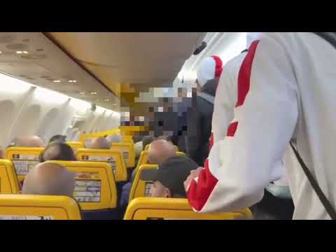 A fight on a plane between a Bari football player and a fan: TOTAL CHAOS, DI CESARE intervenes.