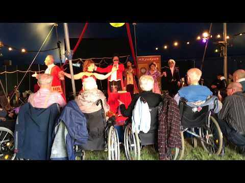 Dorpsbelangen Swifterbant viert 55-jarig bestaan met drie circusvoorstellingen in bos Dorpsbelangen Swifterbant viert 55-jarig bestaan met drie circusvoorstellingen in bos