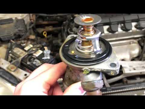 DIY: 2002-2005 Honda Civic thermostat replacement.