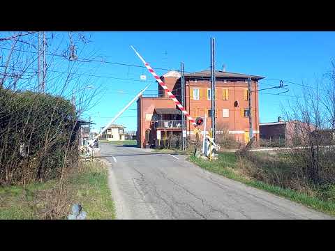 Passaggio a livello Bassino (PV) - Level crossing - Bahnübergang