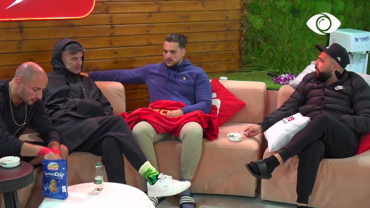 Banaliteti i Luzit, diskutimi mes djemve