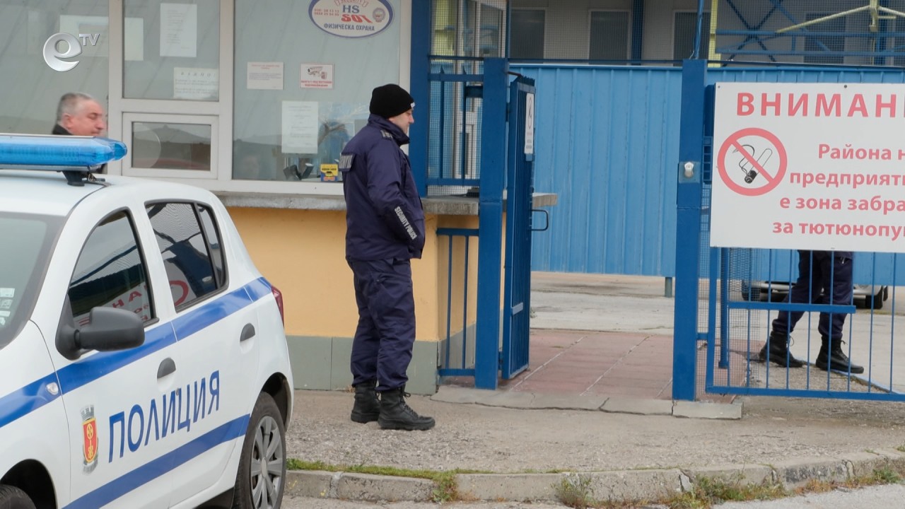 Стотици тонове храна с неясен произход и без срок на годност бяха открити в склад в Хасково