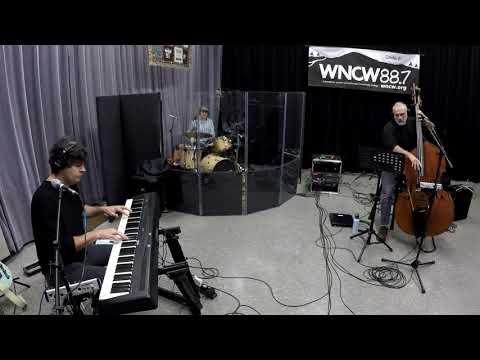 Free Planet Radio - "Monkey Stride"