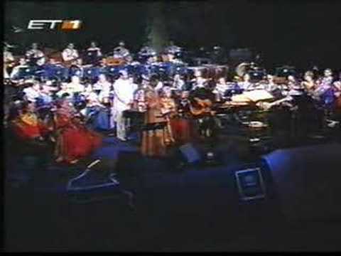 Dalaras, Jocelyn B. Smith - Omorfi Poli (live, 2001)