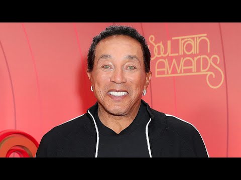 Smokey Robinson mispronounces 'Chanukah' in viral video: 'Gonna need a do-over'