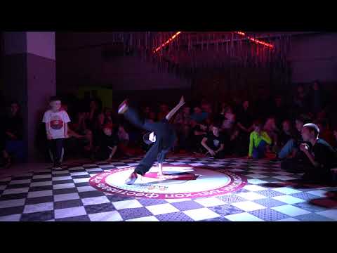 Kiri boss vs Волчок | РЭП НА ГОЛОВЕ 11 | Babies 1x1