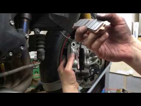 Front Brake Pad Change DIY Triumph Speed Triple R Brembo