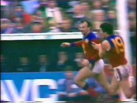 1983 Round 5 : Fitzroy v Carlton @ Princes Park : What free kick?