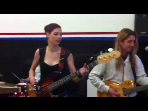 ELVIS LIVE @ 035 GARAGE