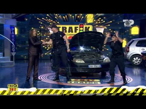 Trafik 2017, 31 Dhjetor 2016 - Policat dhe Muli (Nata disco e vitit te ri)