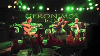 Fry &amp; Irish Spinners - Mo Chuachag Laghach (Silly Wizard)