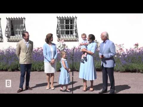 Prince Oscar clapping, climbing, cuddling. The mini prince celebrates his own festival.