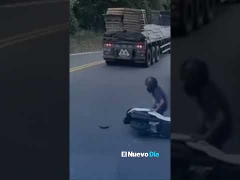 Un motociclista se salvó de milagro en Santa Bárbara, Antioquia.