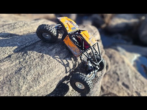 Axial Capra vs. Gilamon: The Ultimate Showdown!