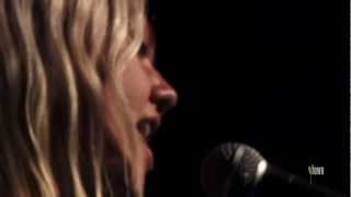 Elle King - "Can't Be Loved" ( eTown webisode #297)