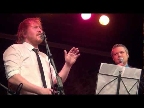 Julius Fischer & Tim Thoelke in "Worte, nur Worte" (Cover Dalida&Friedrich Schütter)