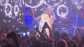 Miley Cyrus - I Forgive Yiew - Live at The Fillmore in Detroit, MI on 11-21-15