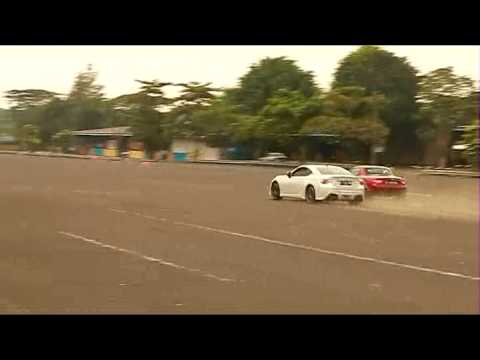 New Mazda MX5 vs Toyota GT86 N/A Drag