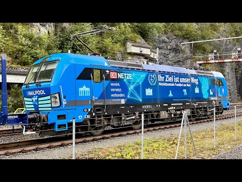 Seltener Gast im 🇦🇹Oberinntal: 193 813 am leeren 🌲SETG-Holzzug🪵 und 🚂Beifang