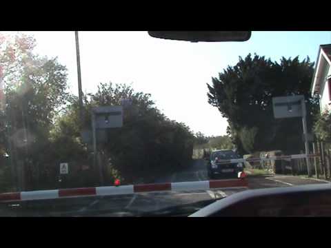 Inlands Road level crossing