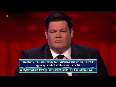 Ewan Gets His Pop Star Family Question Right | The Chase