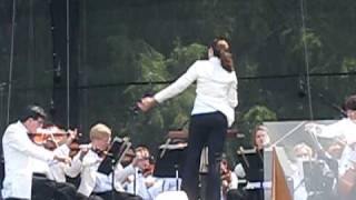 Alondra de la Parra plays Sobre las Olas at Dolores Park
