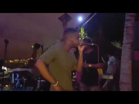 Loading Band ft  Url Isenia - Danza Kuduro @ Zanzibar Curacao 30-07-2016