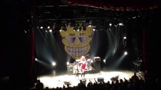 She Goes To Finos & Outro - The Toy Dolls au Bataclan le 24/05/2014