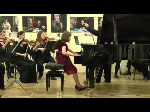 Лия Копылова - Бах Концерт фа минор 2 и 3 части(дир. М.Рахлевский)