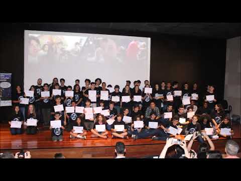 Rádio Guarujá - Estudantes da rede recebem certificado do SC Games Novos Talentos