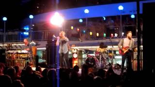 Red Wanting Blue singing Dinosaur