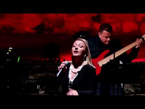 Maja Tatić - Na jastuku za dvoje (LIVE)