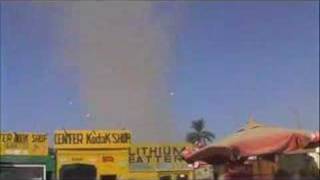 preview picture of video 'Dust Devil -Luxor Egypt'