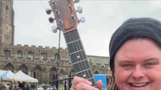 ENGLISH BUSKER SINGS YOUR SONGS!