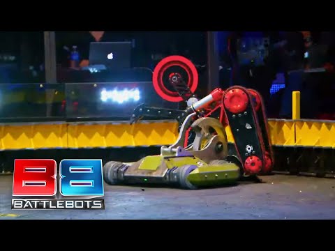THAT DRIVING IS JUST TOO GOOD | Bombshell vs. Red Devil | BattleBots