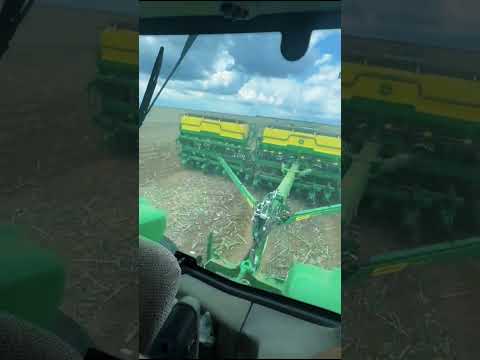 Demonstração Plantadeira 3100 FT + Trator 8R John Deere em Alto Parnaíba - MA