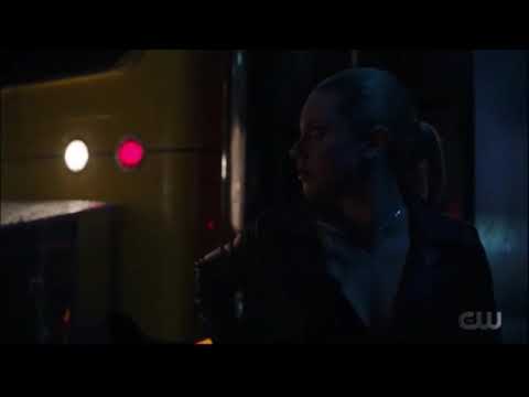 Betty talks to the truck driver - Riverdale 5x13