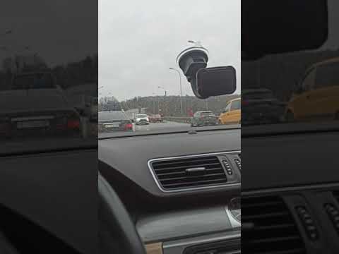 На Калущині на мості зіткнулись два легковика. ВІДЕО