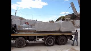 preview picture of video 'Astra HD9  520  8x8 per trasporto blocchi di Marmo alle cave di Carrara'