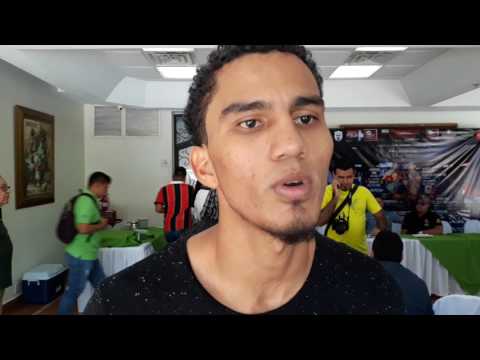 Winston Campos al ring frente al dominicano Acevedo en Managua