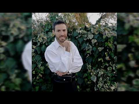 Nae Leonard ~ Cât sunt tânăr cu  mustată /orchestra MUGUREL, dirijor maestrul ION DASCAL