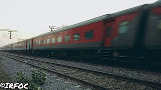 preview picture of video 'Startling Purushottam Express blows away Bamrauli at MPS led by the White Monster the WAP-7!!'