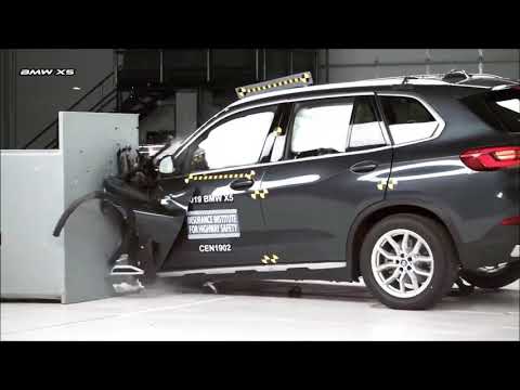 2020 BMW X5 vs 2020 Volvo XC90 crash test