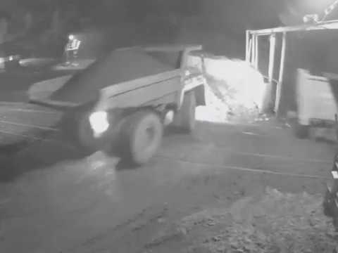 БЕЛАЗ vs поезд / BELAZ vs train