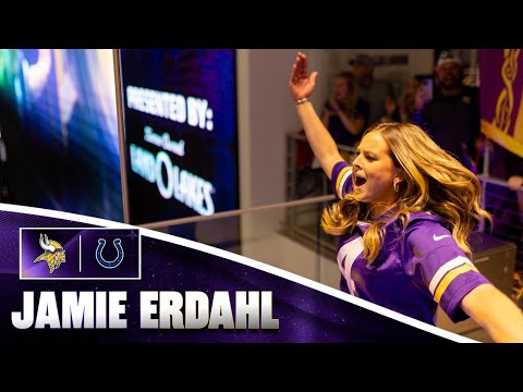 Jamie Erdahl Leads Skol Chant & Sounds Gjallarhorn Prior to Vikings vs. Colts Game