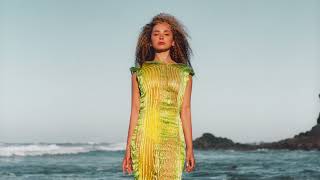 Songtext von Ella Eyre - Ain't No Love That Blind Text Musik-video-Miniaturansicht