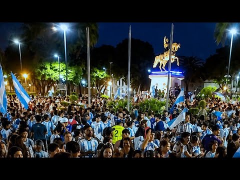 Festejo En Tartagal En la plaza San MartínArgentina 2 a 1 Inglaterra