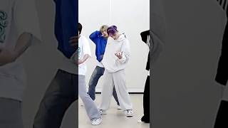 Download lagu P1 Harmony - JUMP | Dance Practice Mirrored #mirrored #shorts mp3 Download lagu P1 Harmony - JUMP | Dance Practice Mirrored #mirrored #shorts mp3