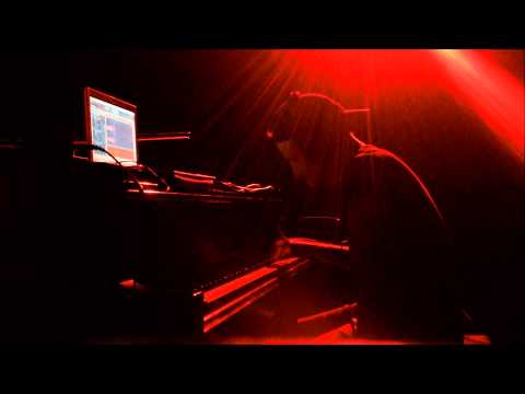 Ray Sharp improvising on piano to 'Faxing Berlin' by Deadmau5.